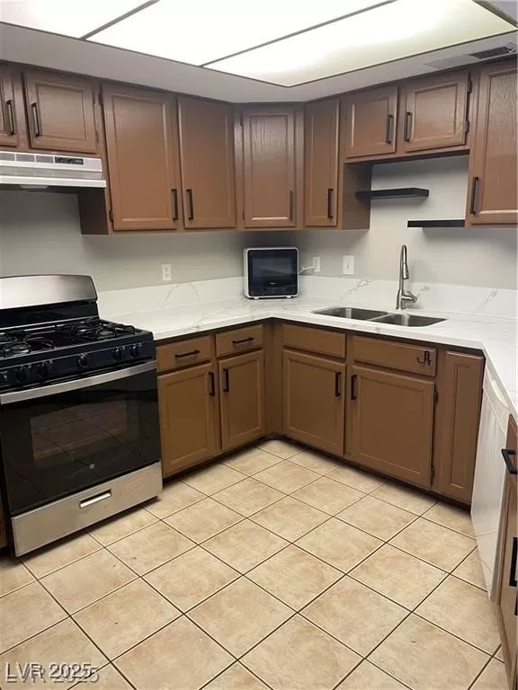 MLS: 2728373 Condo For Sale