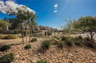 Photo #5: 2728383 Listing 