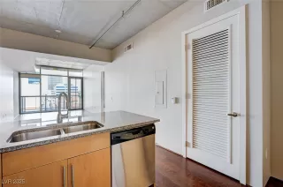 Photo #3: 2728390 Listing