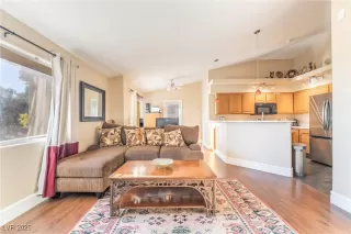 Photo #4: 2728398 Listing 