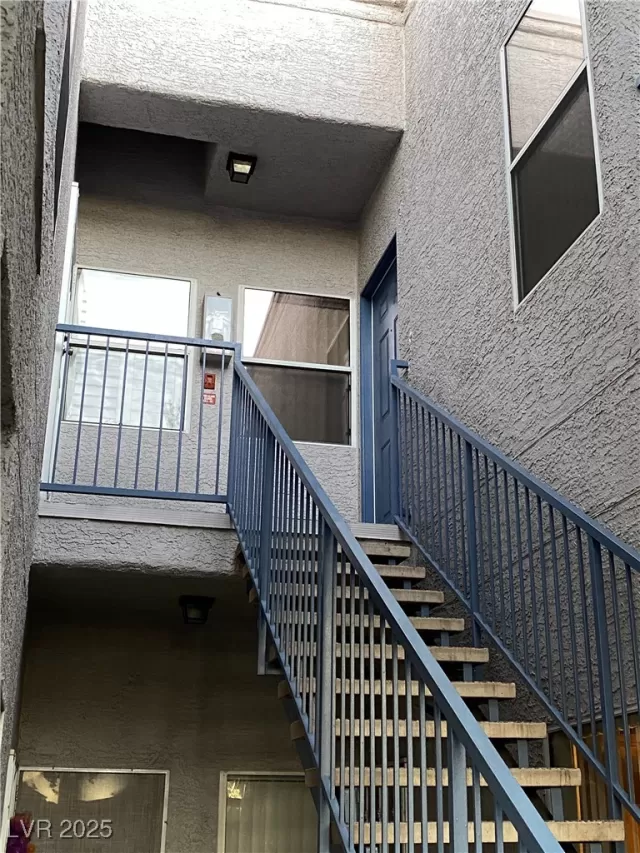 MLS: 2728406 Condo For Sale