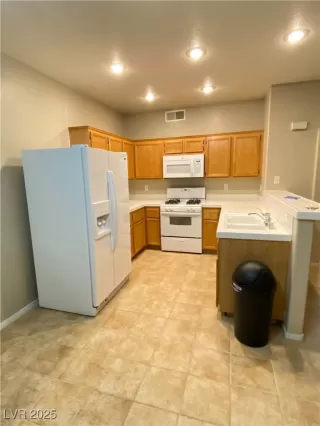 Photo #2: 2728406 Listing 