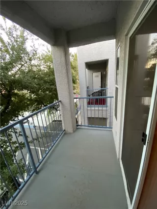 Photo #5: 2728406 Listing 