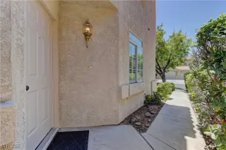 Photo #2: 2728411 Listing 