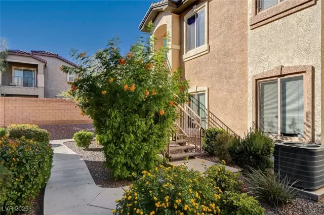 MLS: 2728426 Condo For Sale