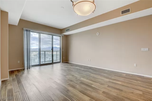 MLS: 2728437 Condo For Sale