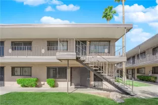 Photo #1: 2728454 Listing 