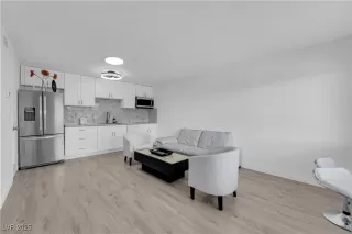 Photo #4: 2728454 Listing 