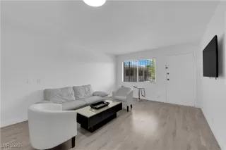 Photo #5: 2728454 Listing 