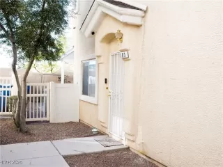 Photo #4: 2728471 Listing 