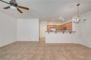 Photo #4: 2728484 Listing