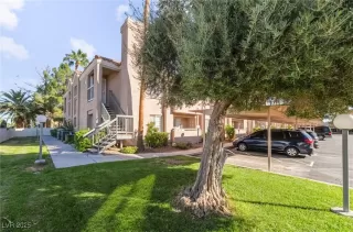 Photo #3: 2728506 Listing