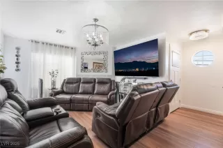 Photo #6: 2728506 Listing