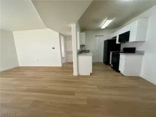 Photo #2: 2728507 Listing 