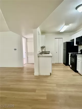 Photo #3: 2728507 Listing 