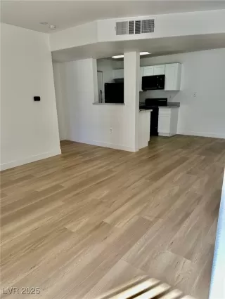 Photo #6: 2728507 Listing 