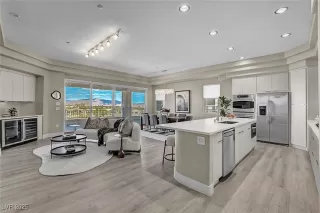 Photo #3: 2728526 Listing 