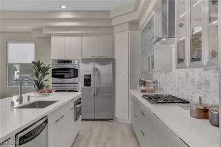 Photo #4: 2728526 Listing 