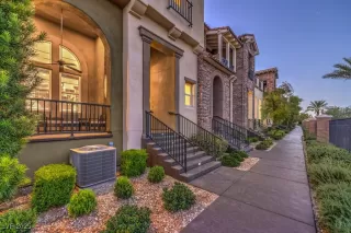 Photo #2: 2728533 Listing