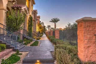 Photo #3: 2728533 Listing
