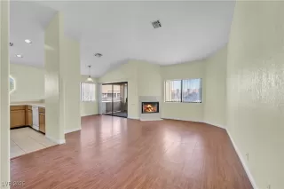 Photo #1: 2728540 Listing