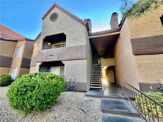 MLS: 2728542 Condo For Sale