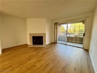 Photo #5: 2728542 Listing 