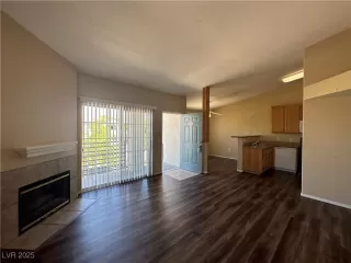 Photo #4: 2728544 Listing 