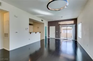 Photo #5: 2728601 Listing 