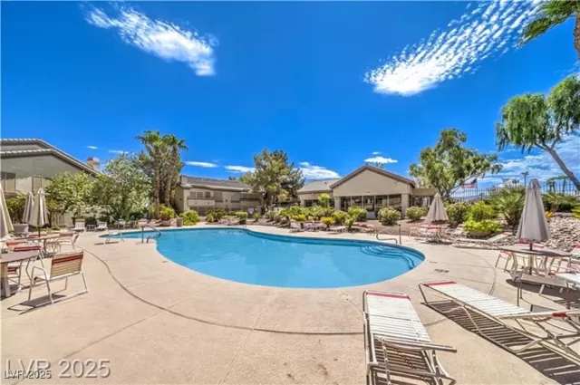 MLS: 2728602 Condo For Sale