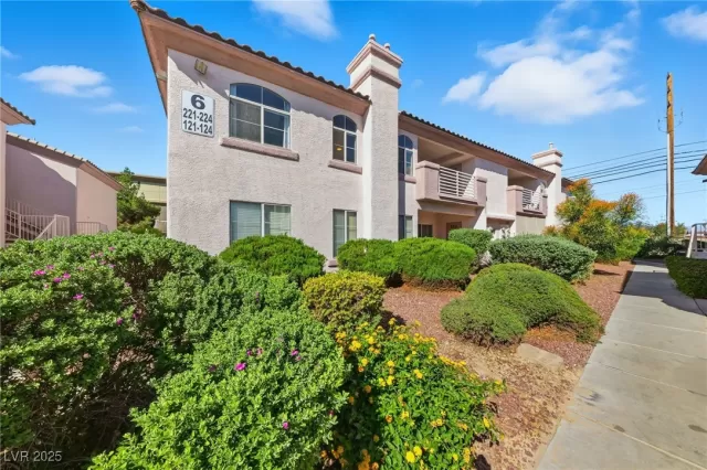 MLS: 2728634 Condo For Sale