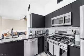 Photo #2: 2728636 Listing 