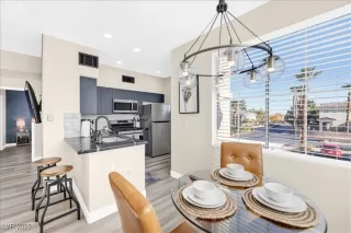 Photo #3: 2728636 Listing 