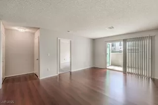 Photo #4: 2728685 Listing 