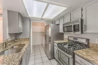 Photo #5: 2728685 Listing 