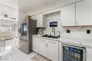 Photo #1: 2728700 Listing 