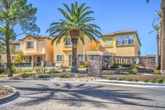 MLS: 2728726 Condo For Sale
