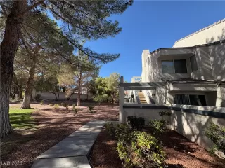 Photo #1: 2728739 Listing 