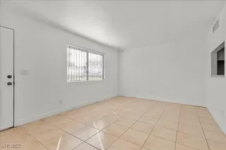 Photo #5: 2728767 Listing 