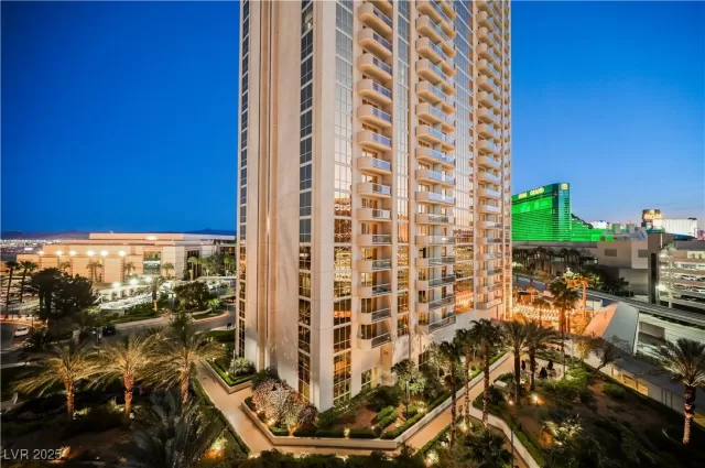 MLS: 2728768 Condo For Sale