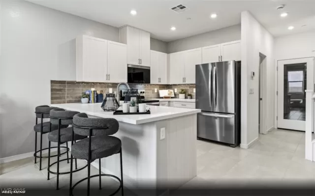 MLS: 2728782 Condo For Sale