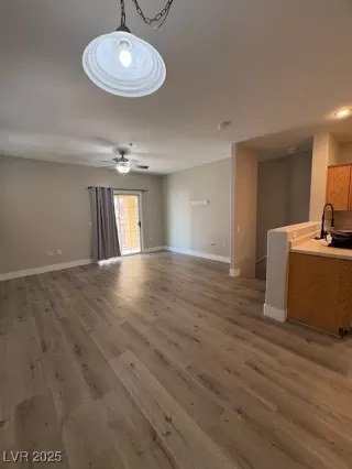 Photo #4: 2728841 Listing