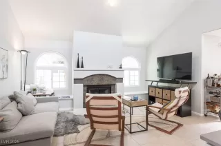 Photo #5: 2728842 Listing 