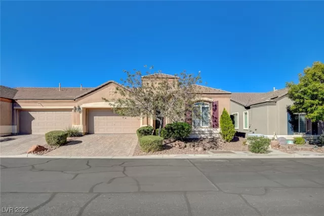 MLS: 2728870 Condo For Sale