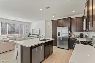 Photo #5: 2728879 Listing 