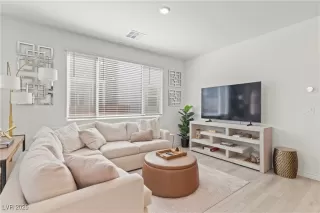 Photo #6: 2728879 Listing 