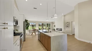 Photo #6: 2728890 Listing