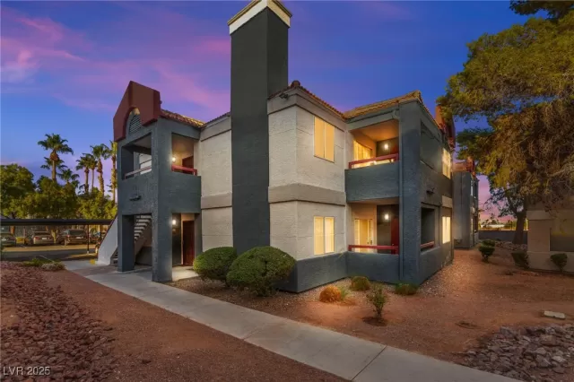 MLS: 2728895 Condo For Sale
