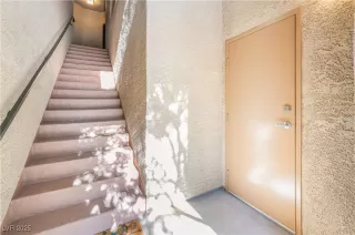 Photo #4: 2728896 Listing