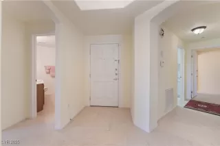 Photo #6: 2728896 Listing